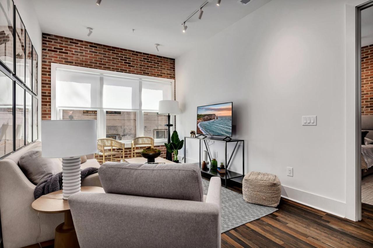 Loft Style Spacious Lux 102, Sleeps 6 Apartment